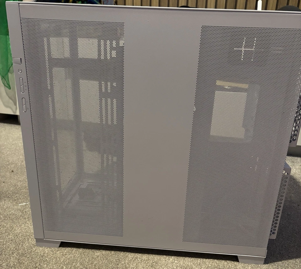 Lian Li O11 Dynamic Evo RGB Mid-Tower White Computer Case - Image 3 of 3