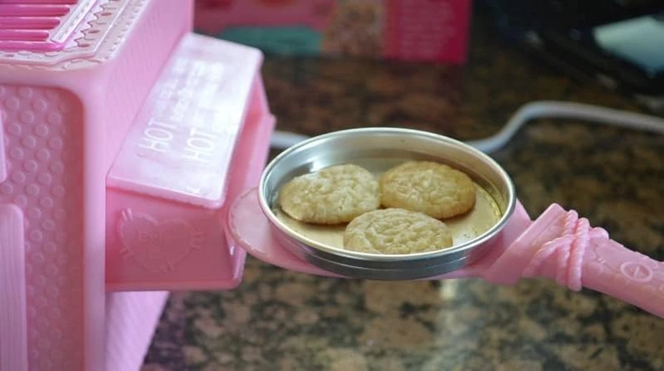 Easy Bake Oven Mixes | Cake, Cookie, and Cupcake Galore Bundle - Mojo - Image 4 of 4