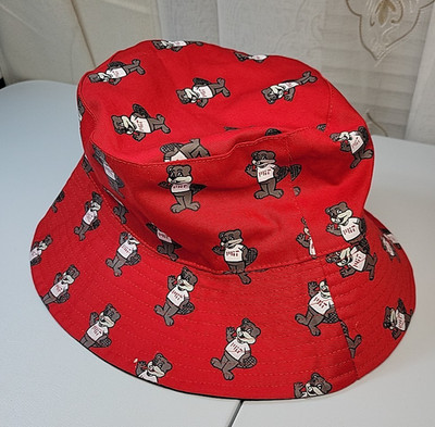 MIT Alumni Bucket Hat Reversible Black To Red Tim The Beaver