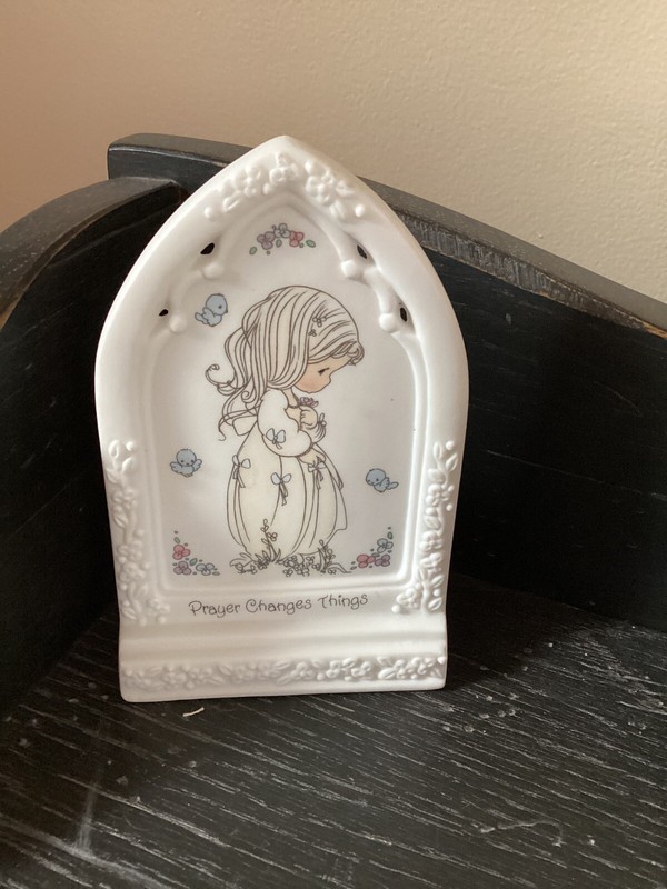 Precious Moments Porcelain Figurine “Prayer Changes Things”