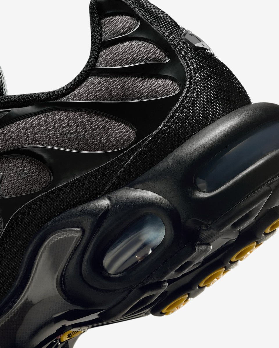 Nike Air Max Plus Black Dark Smoke Grey DM0032-018 Men's