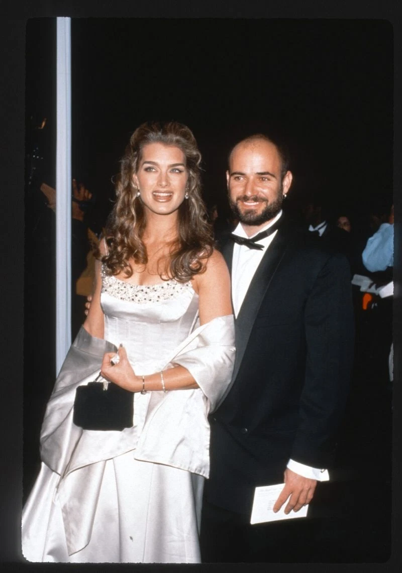 Brooke Shields Andre Agassi Wedding(04)