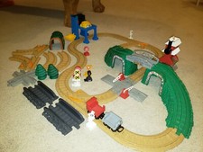 Geotrax Tracktown Railway Complete Track Replacement Extras No Engine or Remote