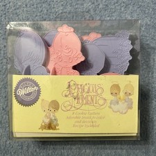 Set of 8 - PRECIOUS MOMENTS 1993 Wilton Cooki...