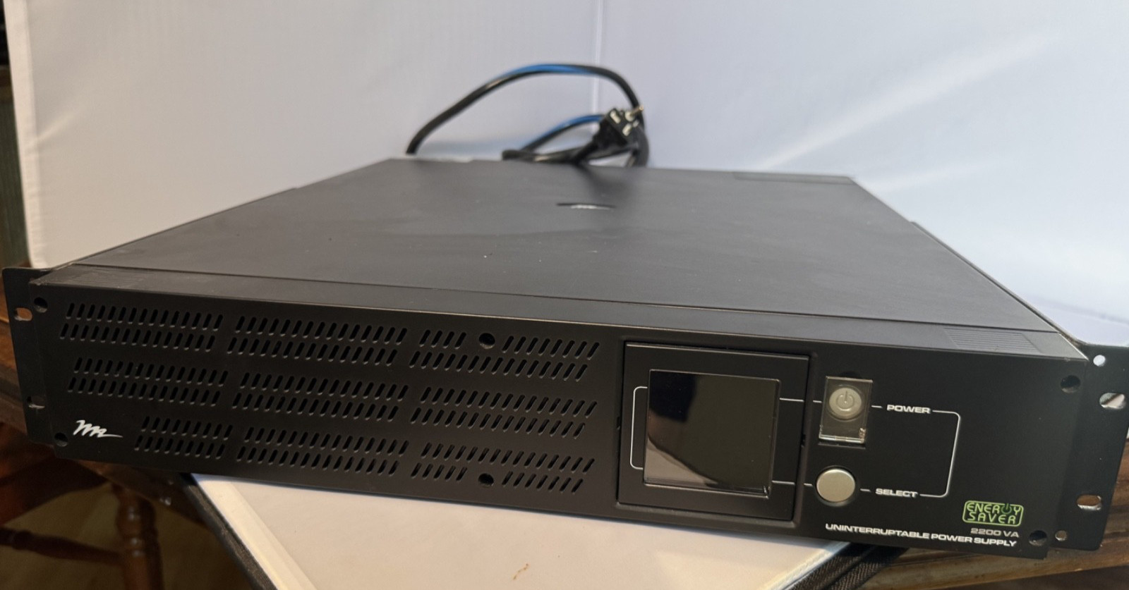 Middle Atlantic Energy Saver UPS-2200R-8 Premium Series Rackmount UPS 2150 VA