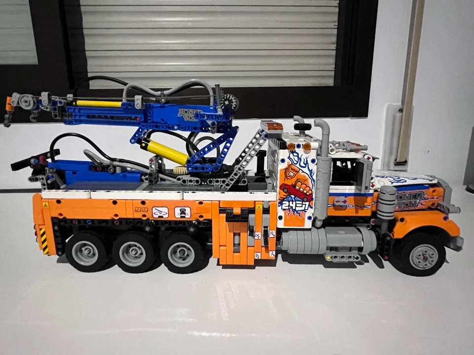 LEGO Technic 42128 Heavy Duty Tow Truck, foto 2 de 5