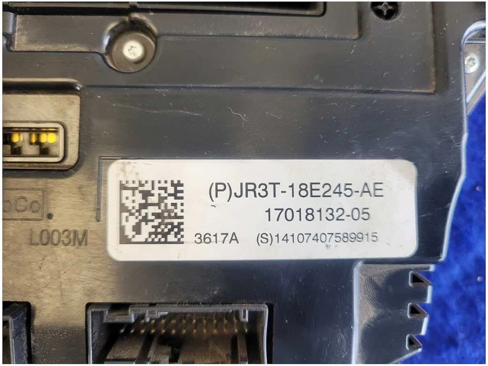 2018-2023 Ford Mustang GT S550 Radio Bezel 8in Faceplate No Heat Cool *Read*  - Image 2 of 4