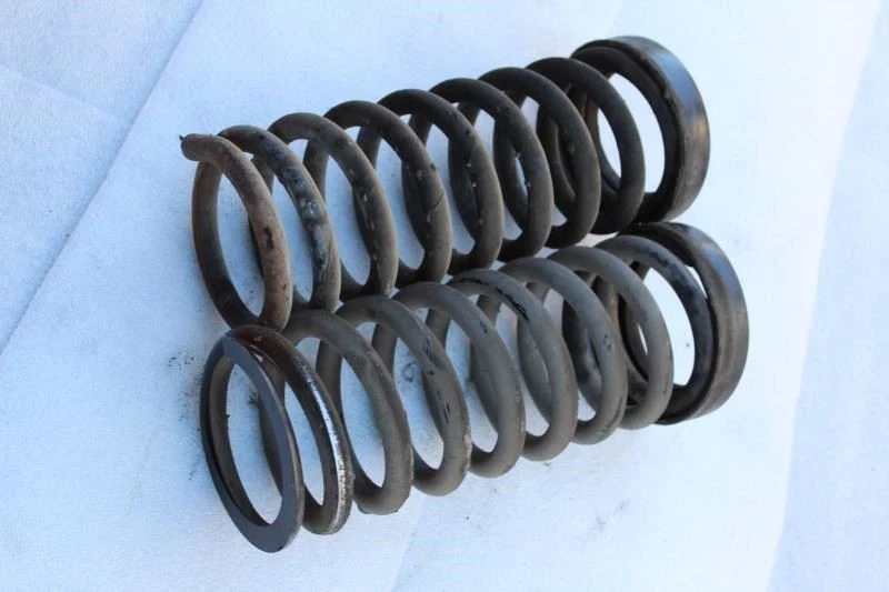 Mercedes 450SL R107 1977 par de muelles helicoidales traseros Foto 2 de 4