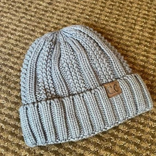 C.C exclusives cable knit beanie with cuff- gray & lined- OSFM- EUC!