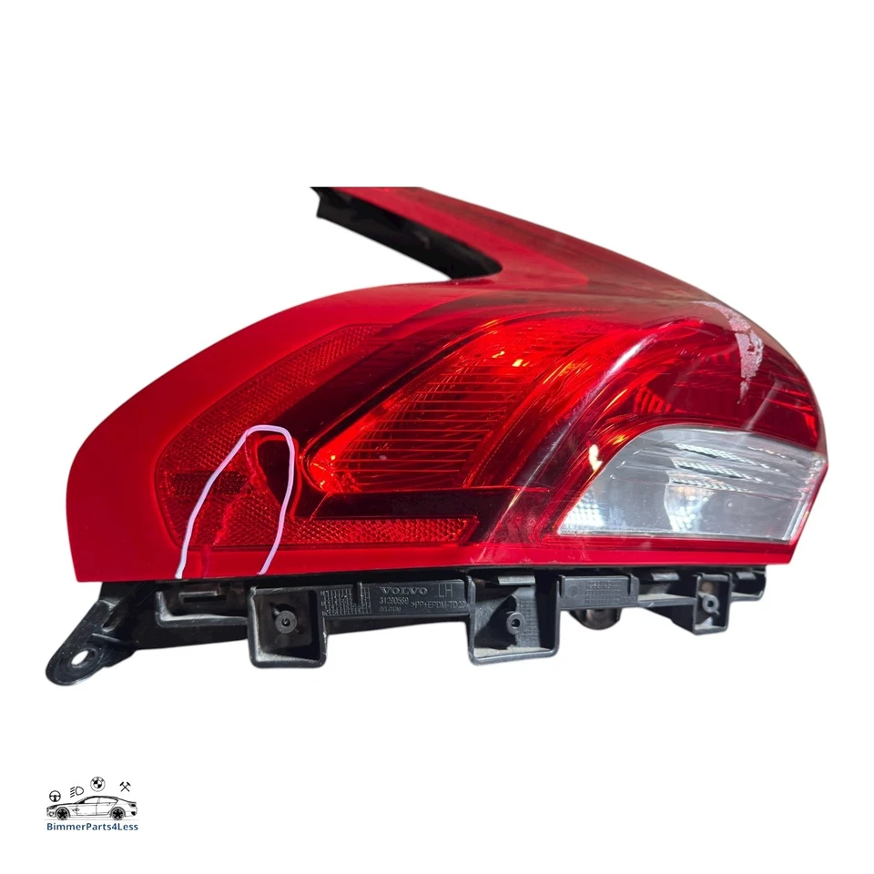 Luz trasera halógena del lado del pasajero izquierdo Volvo V40 MK3 2012-2020 OEM 31395844 Foto 3 de 4