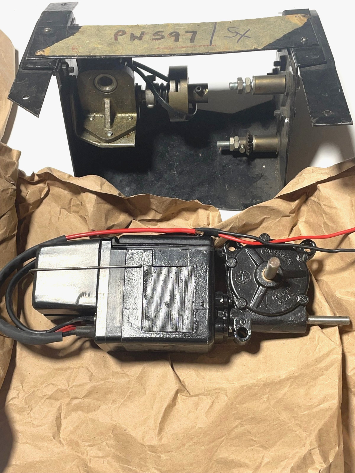 Silver Shadow, Bentley T 2-Door Coupe Left Quarter Window Lift Assembly