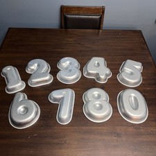 Numbers 1 2 3 4 5 6 7 8 9 0 Wilton Vintage 1976 Cake Pans Free Shipping