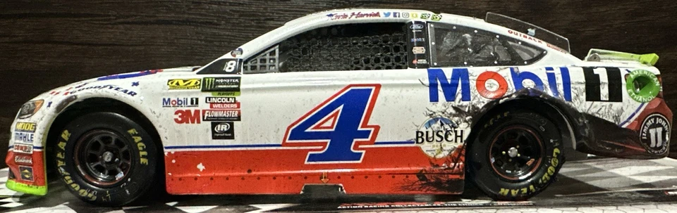 2017 Kevin Harvick Mobil 1 Texas Win Ford Fusion 1/24 Action Nascar Diecast - Image 2 of 4