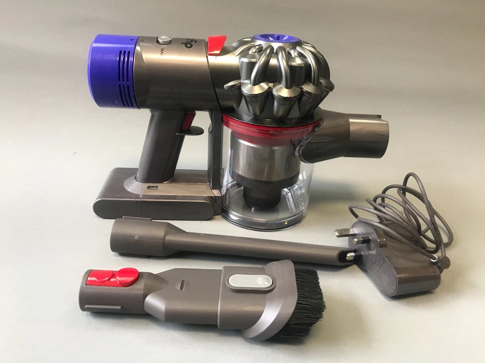 Dyson V7 Trigger Handheld Cordless Vacuum + Tools nickel - Image 3 of 3