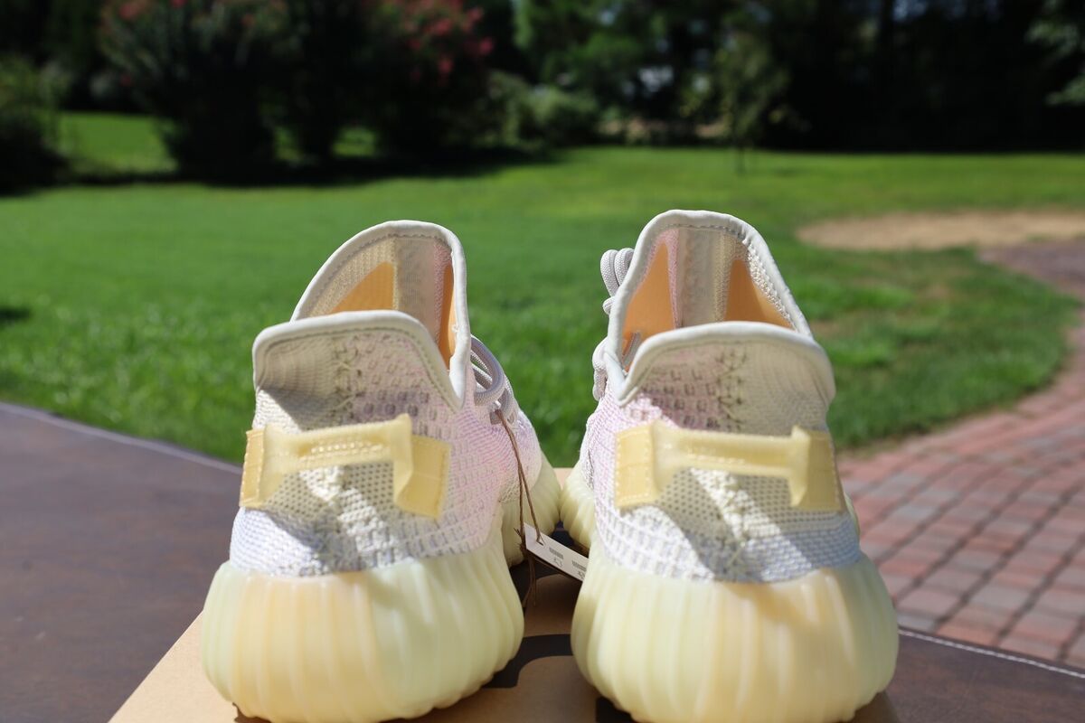 NEW Adidas Yeezy Boost 350 V2 “Light” (GY3438) Size 10 Mens NEW Adidas Yeezy Boost 350 V2 “Light” (GY3438) Size 10 Mens
