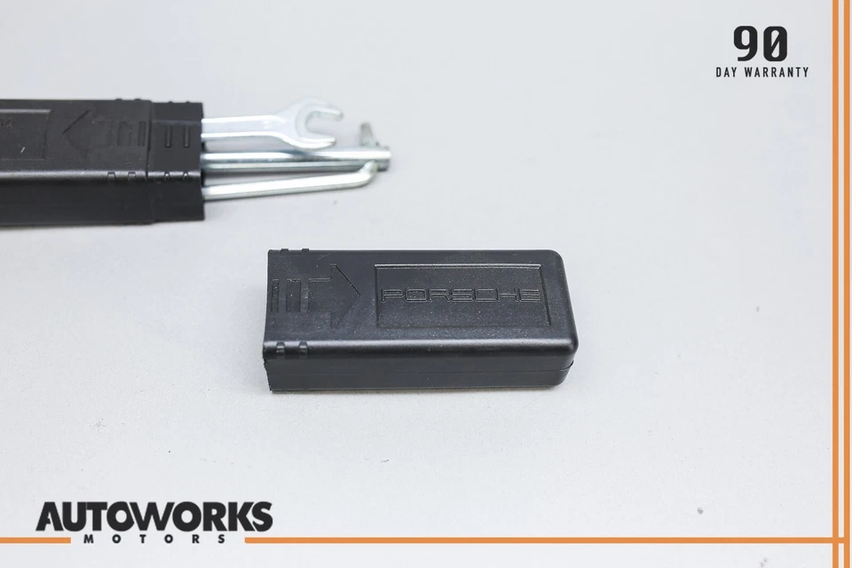 Kit de ferramentas de pneu sobressalente de emergência 10-16 Porsche Panamera Hybrid S fabricante de equipamento original - Imagem 2 de 4