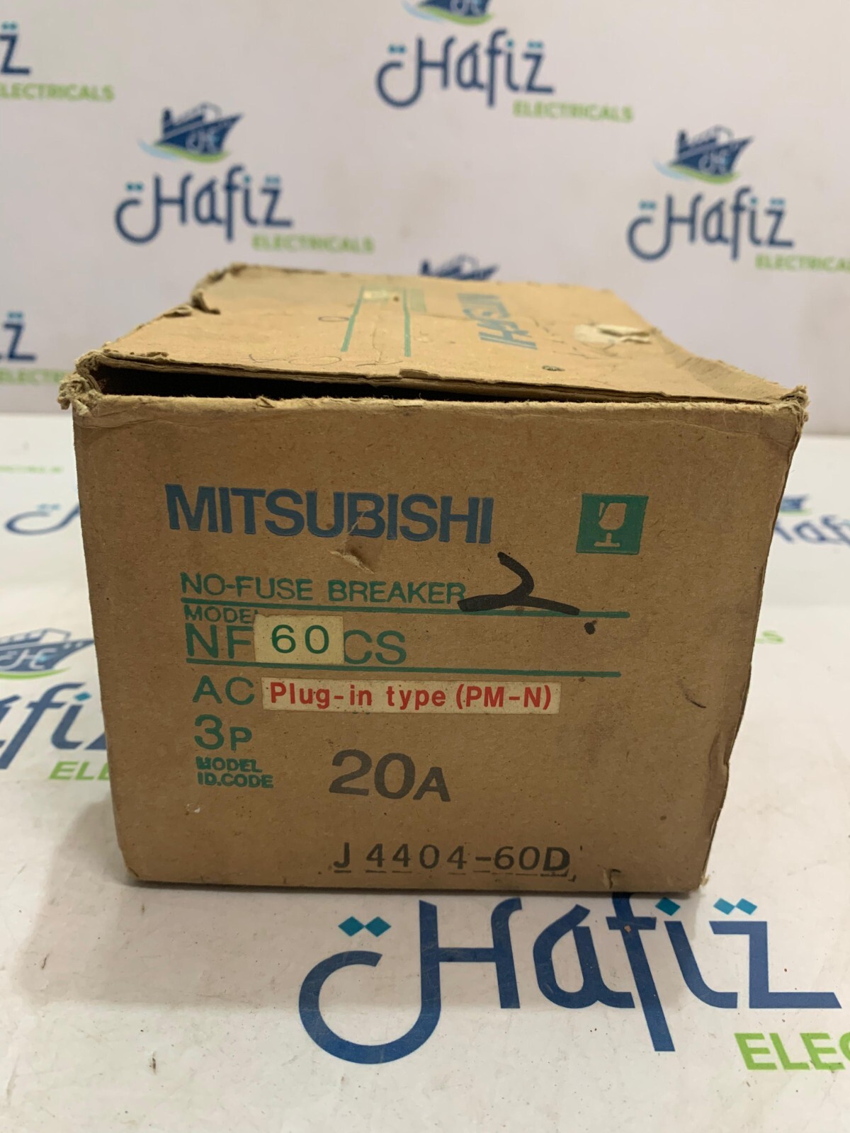 MITSUBISHI NO-FUSE CIRCUIT BREAKER NF60-CS 20A 3 POLE (New But Miner Broken)