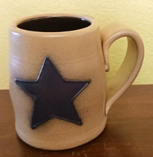 2011 HANDMADE MAPLE CITY  USA POTTERY MUG W/BLUE STAR -MONMOUTH, ILLINOIS