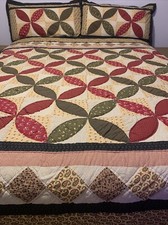 Queen Size Quilt with 2 Matching Shams Vintage