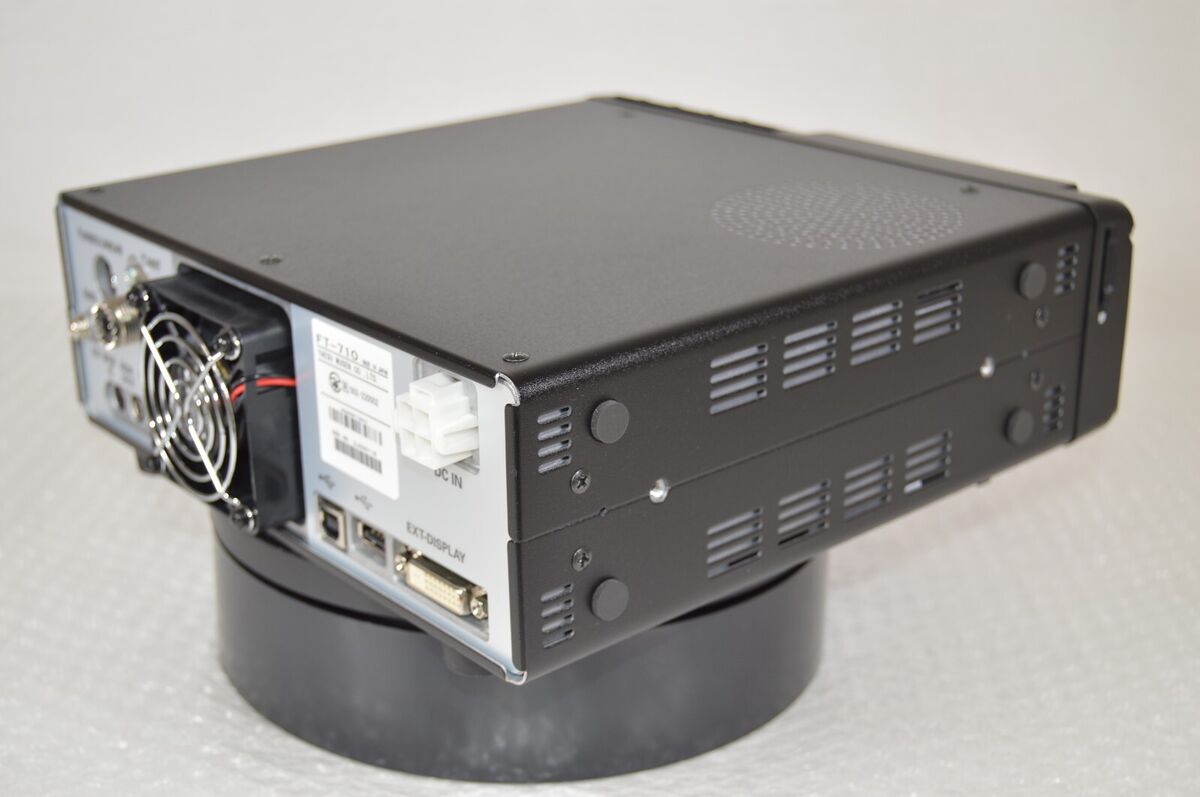 FT-710 AESS HF/50MHz 100W SDR Transceiver W/ SP-40 Original FT-710 AESS HF/50MHz 100W SDR Transceiver W/ SP-40 Original