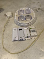 React Nintendo Wii Recharge Station Dock With 4 Rechargeable Battery Packs GG