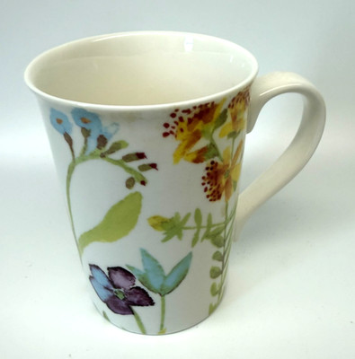 Price & Kensington Bloom - Floral Garden Becher Fine Bone China kleiner Chip auf Sockel