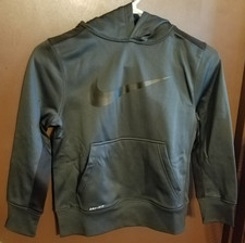 Nike Therma-Fit Hoodie boys size small black Brand New with Tags