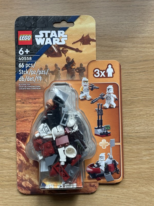 LEGO Star Wars: Clone Trooper Command Station (40558) Retired