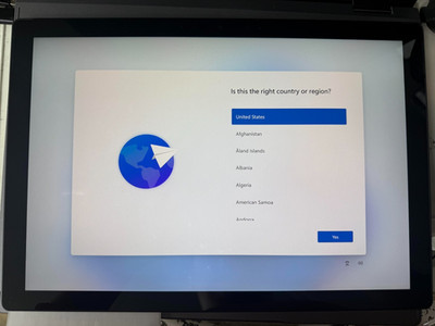 Microsoft Surface Pro 7 i7 16GB RAM 512GB SSD Win 11 Pro - READ: SCREEN DEFECT