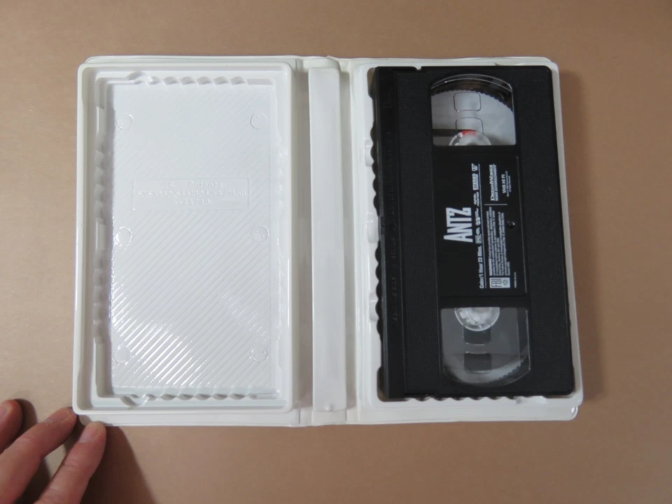 Antz (VHS, 1999, Clamshell) DreamWorks Pictures - Preowned - READ - Image 2 of 4