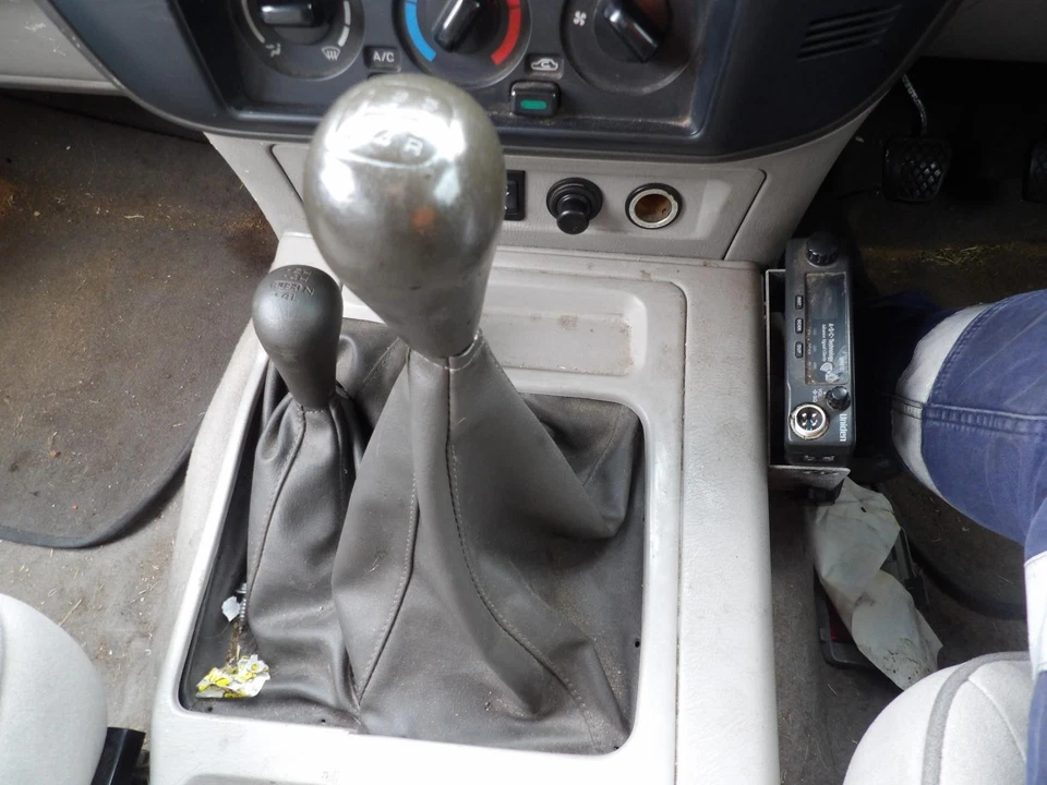 NISSAN PATROL SERIES 3 Y61/GU 10/2001-08/2004 LEFT GUARD WAGON FLARED TYPE - image 3 of 4