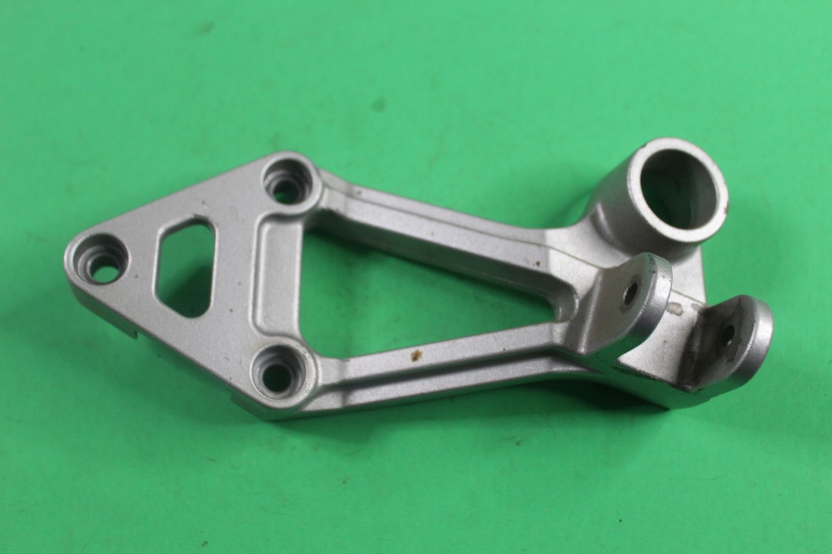 根付　H1-1-1 KAWASAKI ZX600 RIGHT REAR FOOT PEG & MOUNT BRACKET 35011
