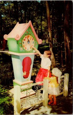 Hickory Dickory Dock Story Book Forest Ligonier Pennsylvania  postcard C21