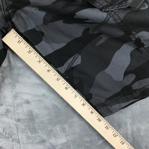 PLUGG Cargo Shorts, Men's 31, Grey Camo Skater EUC - Picture 8 of 8