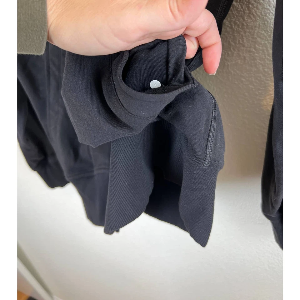 Lululemon Kung Fu Jacket Full Zip Black Mens Size S - Image 4 of 4