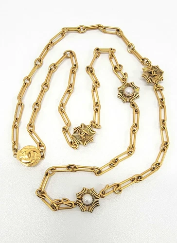 EPIC *RARE* AUTH Vtg CHANEL CC Pearl Sunburst Starburst Medallion Necklace 35"