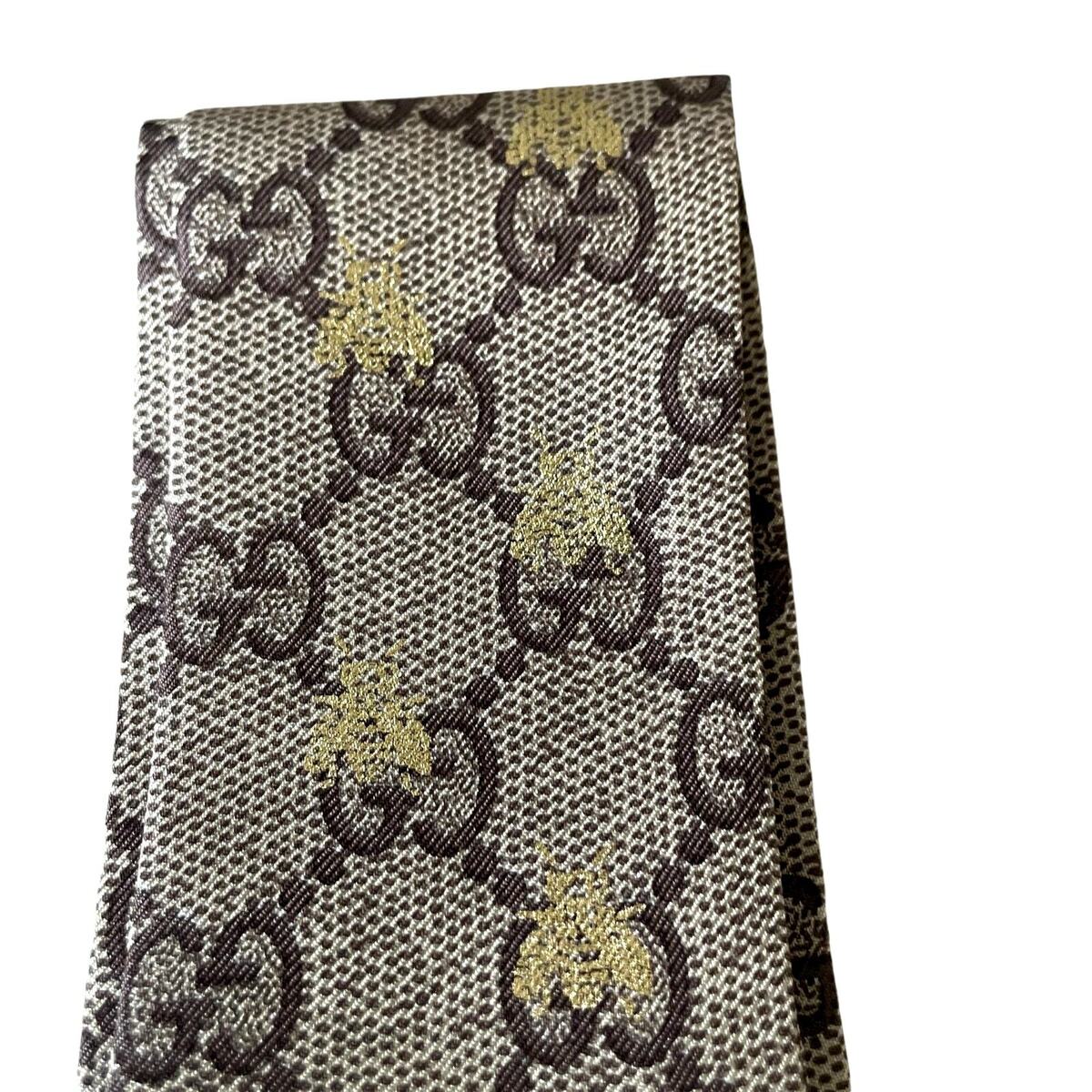 GUCCI GG Bees Motif Jacquard Silk Scarf Neck Bow Beige Pink GUCCI GG Bees Motif Jacquard Silk Scarf Neck Bow Beige Pink