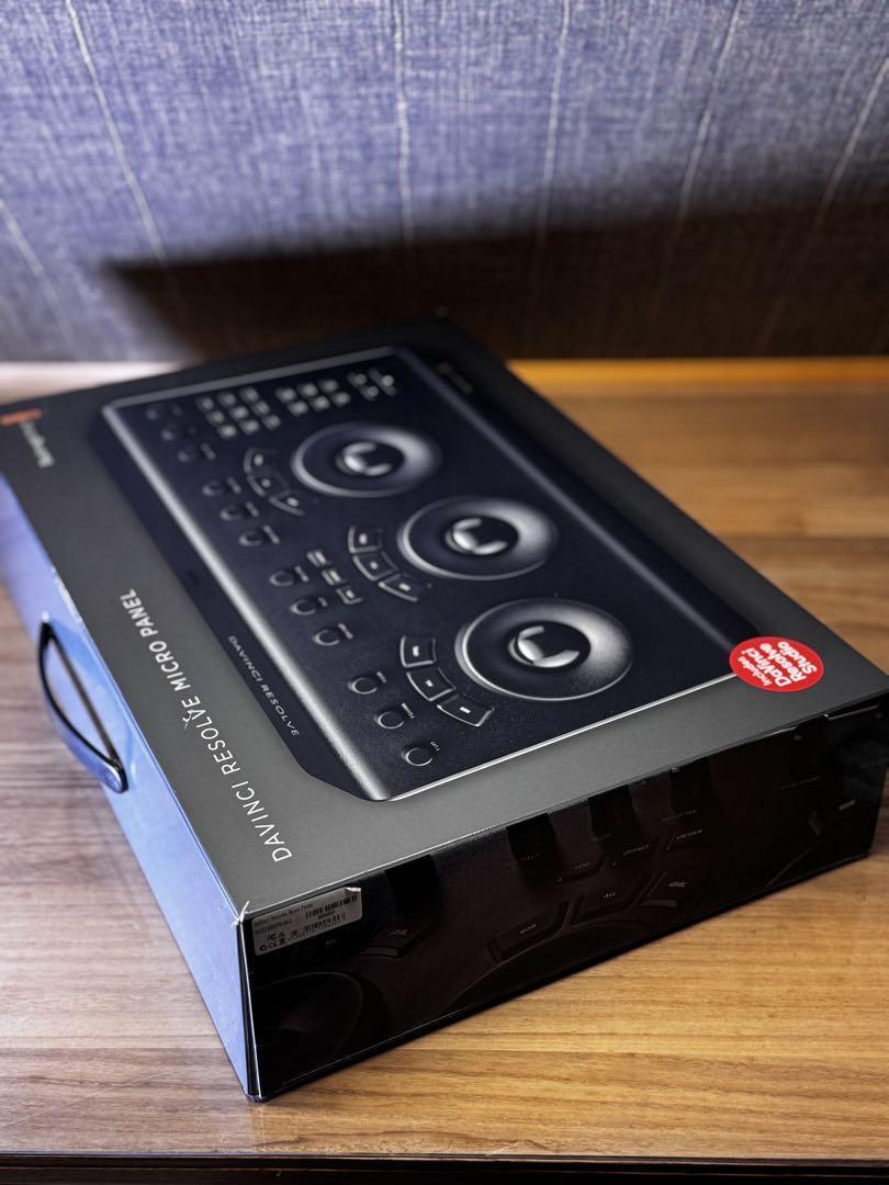 Blackmagic Design - Davinci Resolve Micro Panel w/ Box Blackmagic Design - Davinci Resolve Micro Panel w/ Box