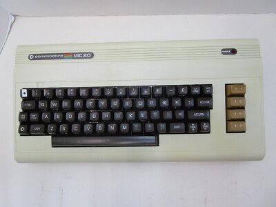 COMMODORE VIC-20 DIN STYLE 250403 COMPUTER HEATSINKS IC TESTED & WORKING LOT #25