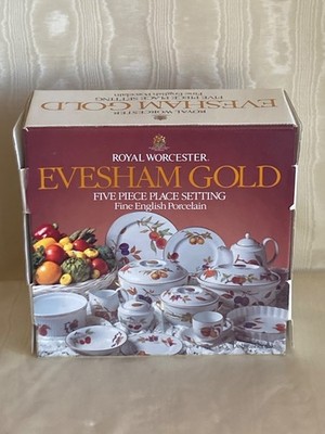 ROYAL WORCESTER '' EVESHAM GOLD '' 5 PIECE PLACE SETTING -- BRAND NEW IN ORIG.BOX