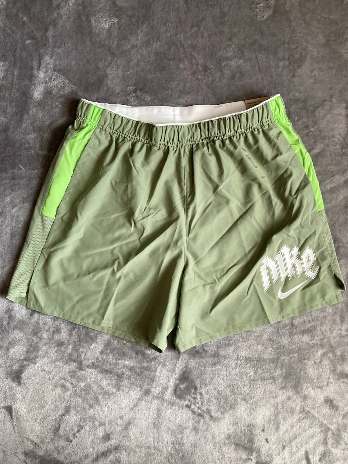 Nike Challenger Dri-Fit 5” Brief Lined Running Shorts Pistachio Green Sz Medium