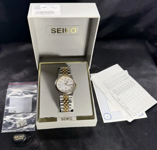 Vintage Seiko SQ Watch 35mm White Dial Two Tone Day Date 5Y23-7050 ~ Mint