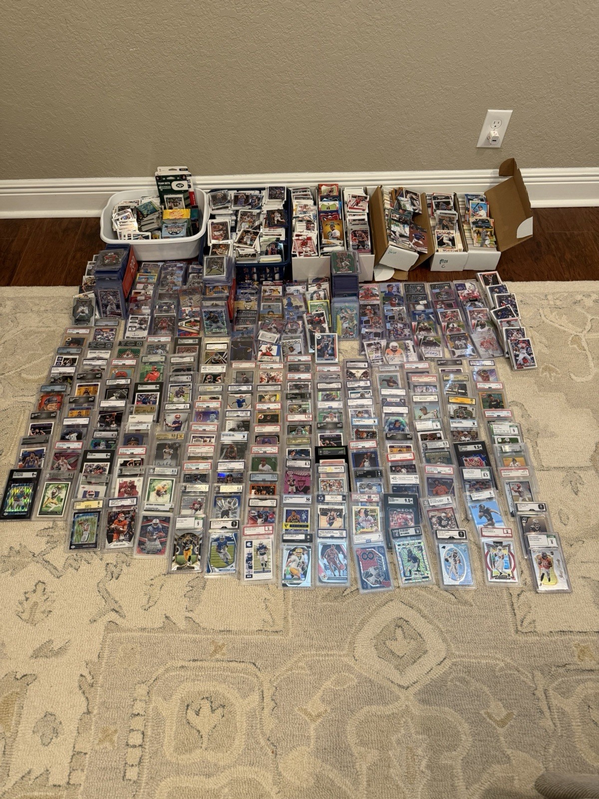 MASSIVE Sports Card Lot W/30 Slabs Autos Patches Numbered Rookies 600+ Cards