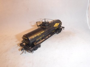Tangent HO Dow 36' Gen Amer 1952-Design 8K Gal Welded Tank Car Black #GATX 25852