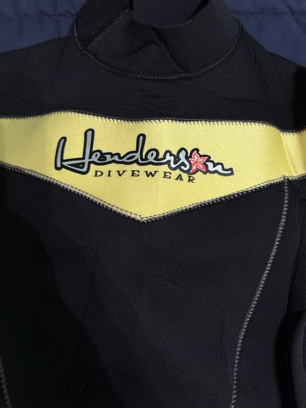 Henderson Unisex Scuba Diving Wetsuit Mint condition divewear size 4 . 3MM