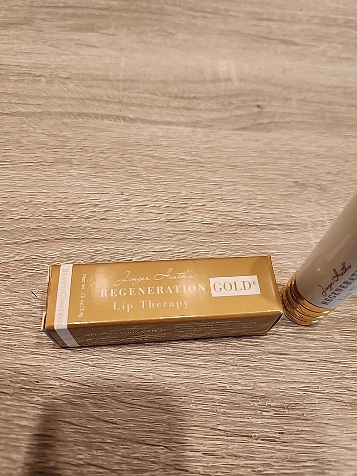 Ginger Heathe's BeautiControl Regeneración Oro Terapia Labial  Foto 2 de 4