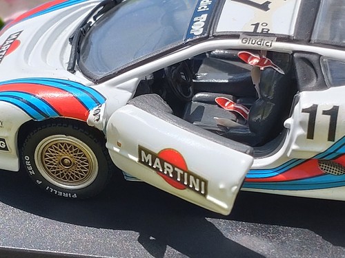 Jaguar/ Martini XJ220 / No.11 1/43 Diecast car / DETAIL GUARDZ - Picture 19 of 22