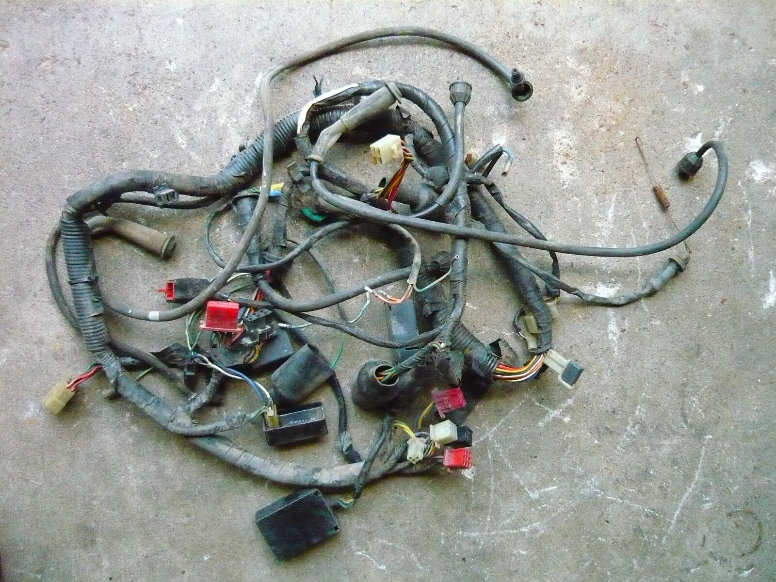 1985 Honda VF700 F Interceptor OEM Main Wiring Harness Accessories 32100-MB2-900