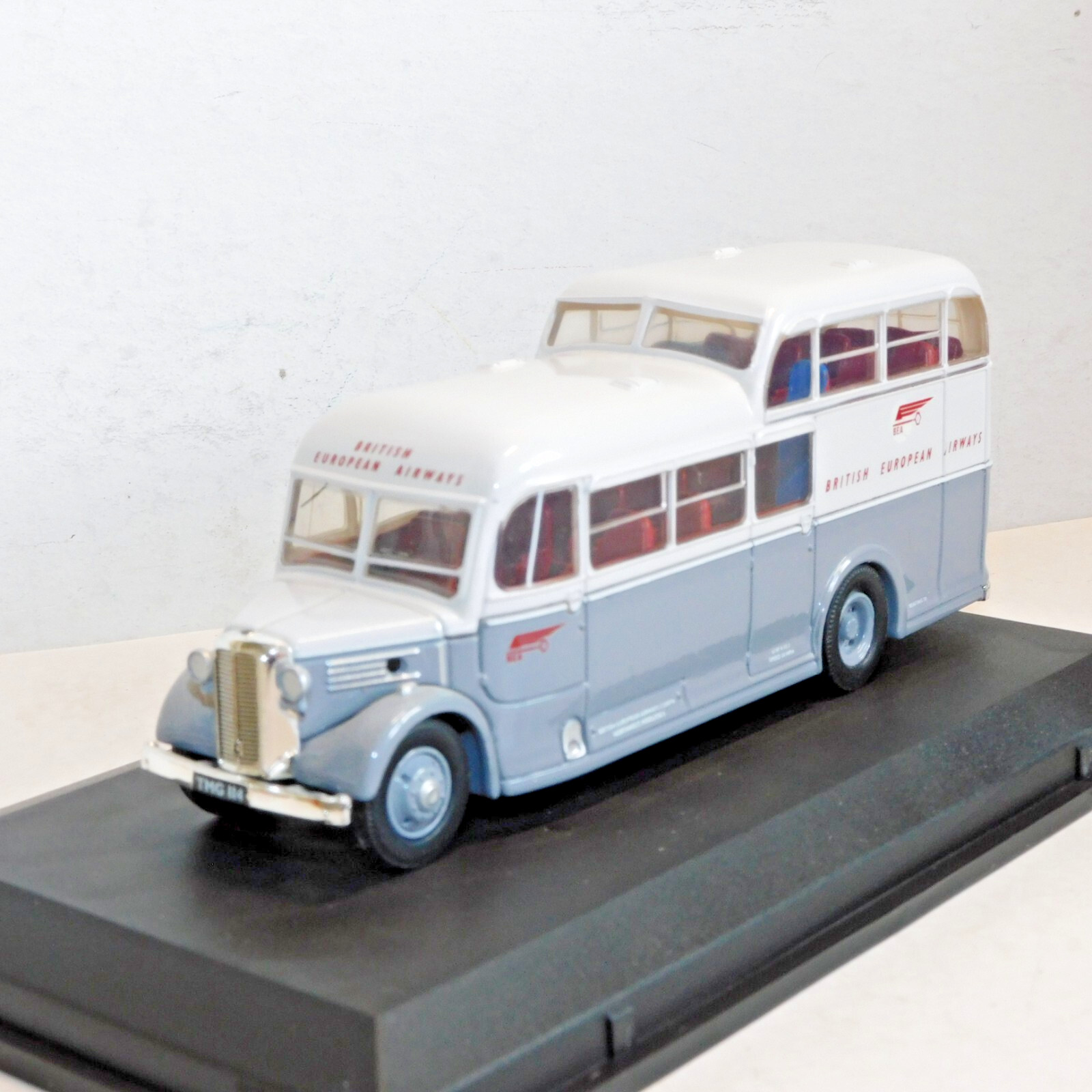 OXFORD DIECAST COMMER COMMANDO COACH BEA 1/76 COM003