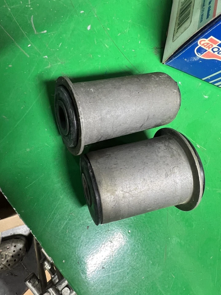 Juego de bujes de brazo de control MK6282 CARQUEST de 1 brazo inferior delantero para camioneta Chevy S10 Foto 2 de 2